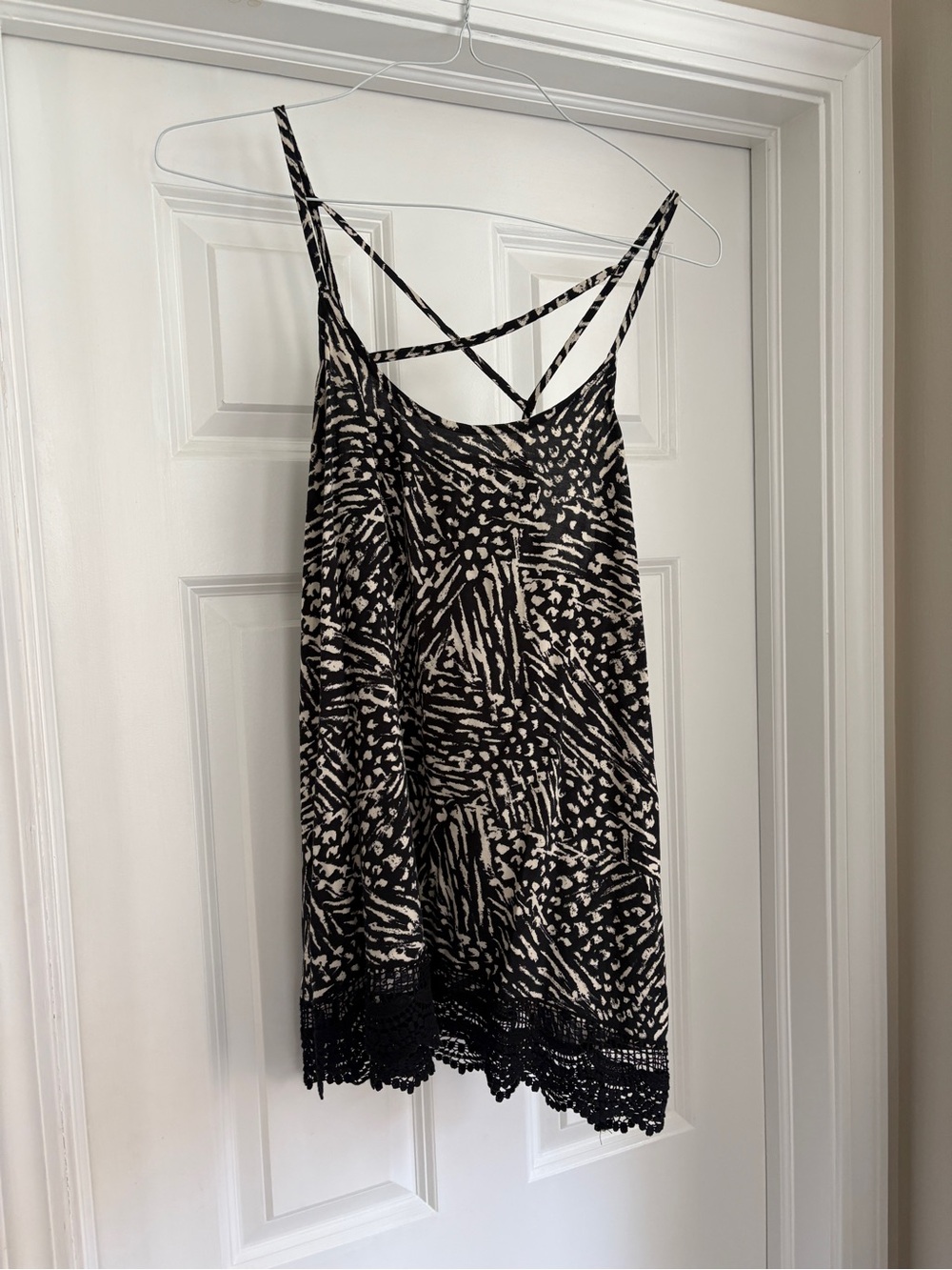 Mossimo Supply Co. Black and Cream Strappy Lace Tank Women’s Large Tribal 2015